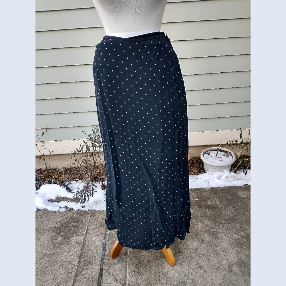 Skirt: silk, black polka dot, 7" side zip. Size 8 - by Ralph Lauren